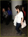 /album/airport-casual/selena-gomez-lax-airport-04-jpg/
